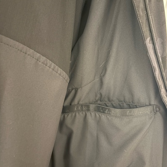 Lululemon Pack it up Jacket, multi Grey Camo Zip-Up Jacket, water repellant. - Picture 6 of 6